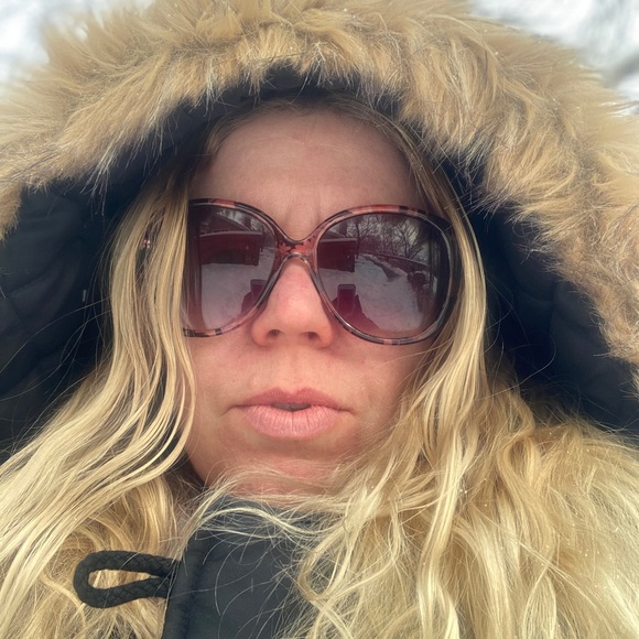 Meet your Posher, Summer - Picture 1 of 1